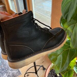 Red Wing boots - black leather heritage classic